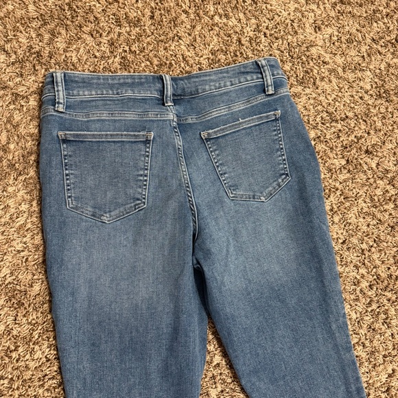Maurices Distressed Jeans - Picture 11 of 11